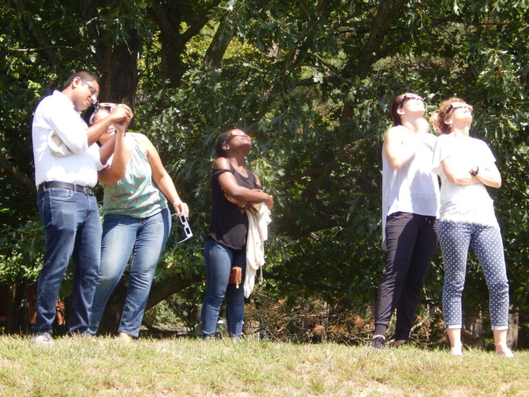 McDonnell Scholars enjoy eclipse with John McDonnell